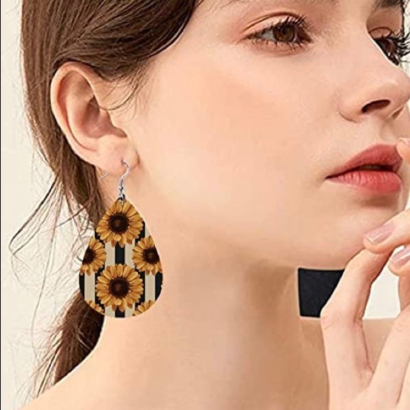 π4 for $20 Fall printed teardrop earrings - Picture 4 of 12